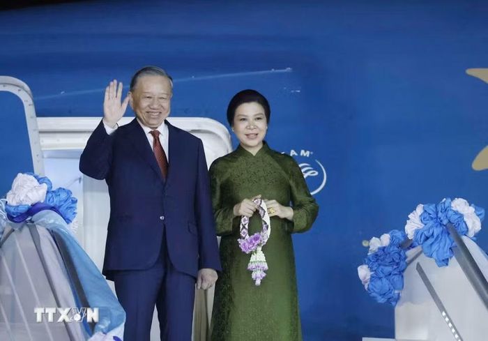 Tổng Bí thư, Chủ tịch nước Tô Lâm và Phu nhân rời Bangkok, lên đường thăm cấp Nhà nước tới Singapore. (Ảnh: Thống Nhất/TTXVN) 
