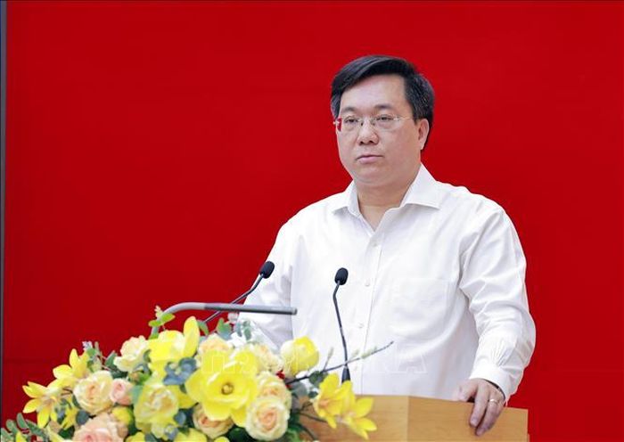 Chủ tịch UBND tỉnh Phú Thọ Trần Duy Đông phát biểu tại Hội nghị.