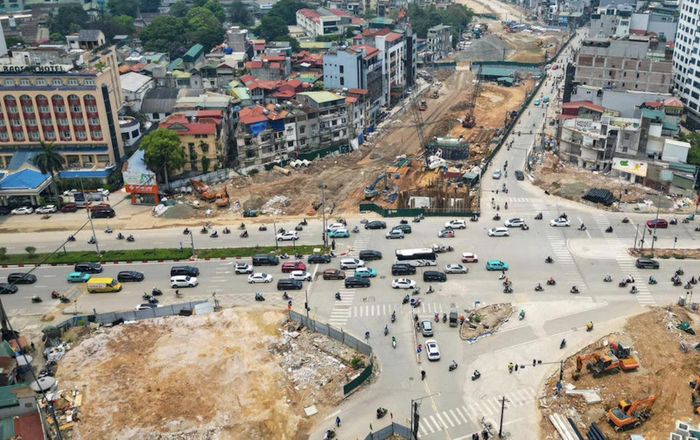 Nút La Thành - Nguyễn Chí Thanh đang được thi công để hoàn thiện tuyến đường Vành đai 1.