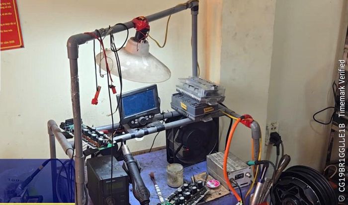 Công an TP Hồ Chí Minh đã lập danh sách hơn 200 cơ sở sửa chữa, mua bán có dấu hiệu liên quan hoạt động độ, chế xe và kinh doanh phụ tùng thay đổi kết cấu phương tiện. Anh: CA