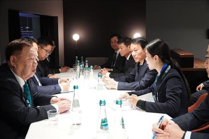Đại tướng Lương Tam Quang, Ủy viên Bộ Chính trị, Bộ trưởng Bộ Công an gặp Thư ký Hội đồng An ninh quốc gia Mông Cổ Byambajargal. Ảnh: Tâm Hằng/PV TTXVN tại LB Nga