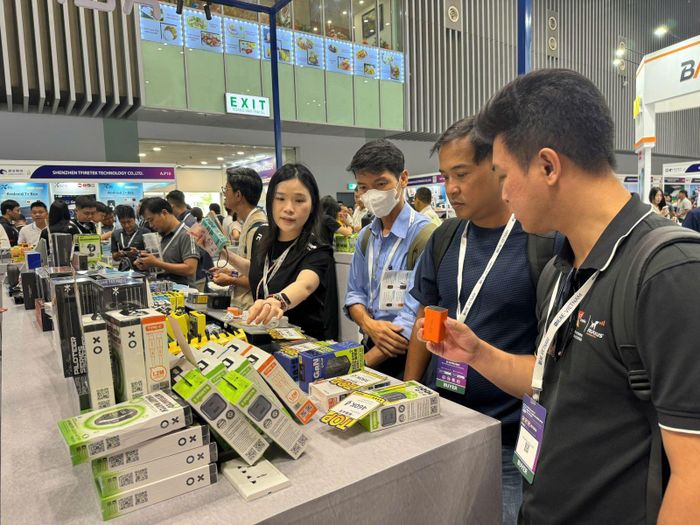 Các doanh nghiệp tham gia Triển lãm Điện tử và Thiết bị thông minh quốc tế tại TP Hồ Chí Minh.