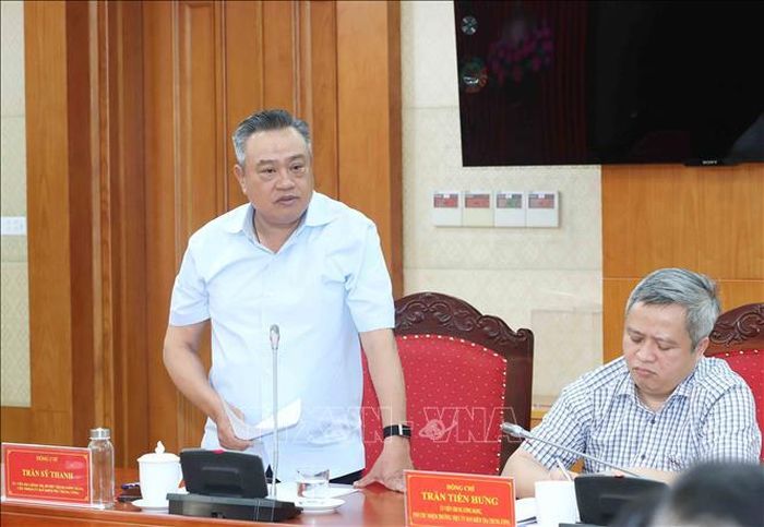 Đồng chí Trần Sỹ Thanh, Ủy viên Bộ Chính trị, Bí thư Trung ương Đảng, Chủ nhiệm Ủy ban Kiểm tra Trung ương phát biểu tại buổi làm việc. Ảnh: Phương Hoa/TTXVN