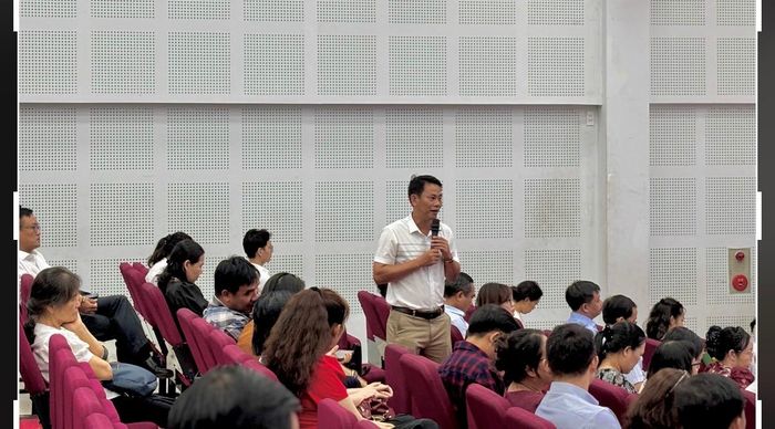 Khách mời tham dự trao đổi, tương tác với các chuyên gia, nhà nghiên cứu.