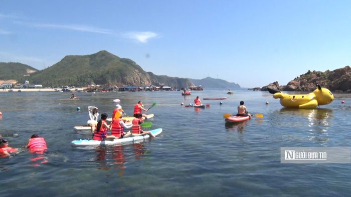 Đoàn famtrip trải nghiệm biển ở Hòn Khô - Nhơn Hải