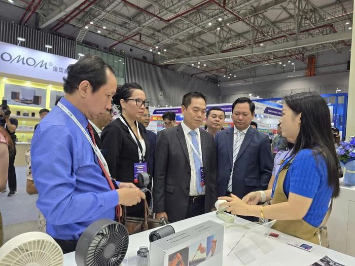 Khu gian hàng Điện tử tiêu dùng giới thiệu các sản phẩm đang được ưa chuộng tại Việt Nam.