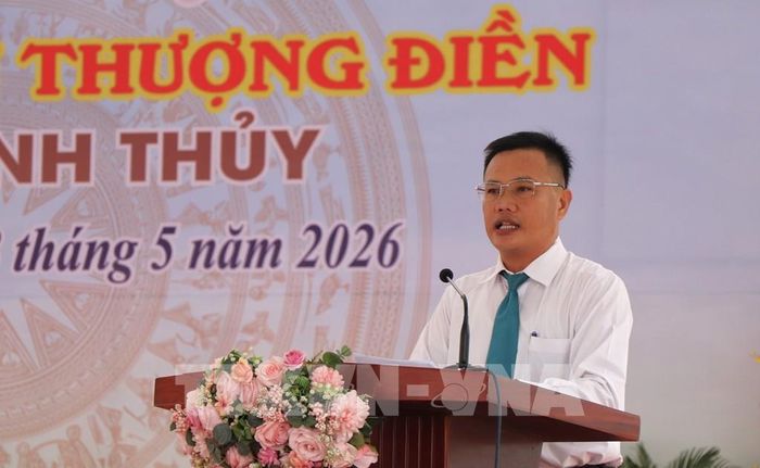 Ông Võ Hoài Phong, Chủ tịch UBND phường Bình Thủy, phát biểu tại lễ khai mạc. Ảnh: Nguyễn Hằng - TTXVN 