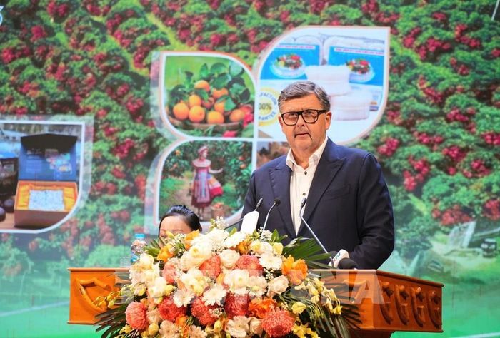 Ông Olivier Langlet, Tổng Giám đốc Tập đoàn Central Retail Việt Nam phát biểu tại hội nghị. Ảnh: Việt Hùng - TTXVN