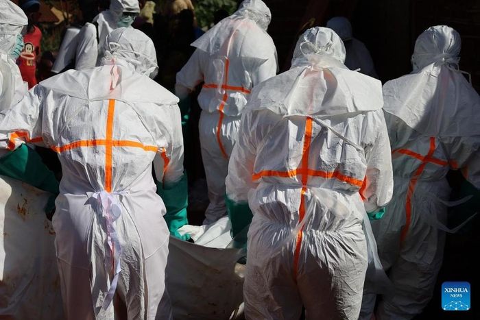Cộng hòa Dân chủ Congo tăng cường giám sát trong ứng phó với dịch Ebola, đến nay đã xác định được hơn 900 trường hợp nghi nhiễm, trong đó có 101 trường hợp được xác nhận. Ảnh: Tân Hoa Xã