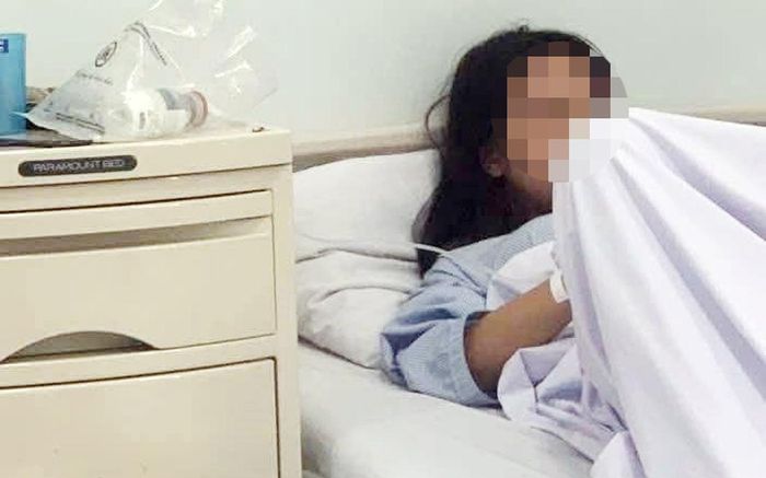 Sau khi bị bạo hành, nữ sinh Đ.D.T đã phải nhập viện ngày 21/5 để theo dõi