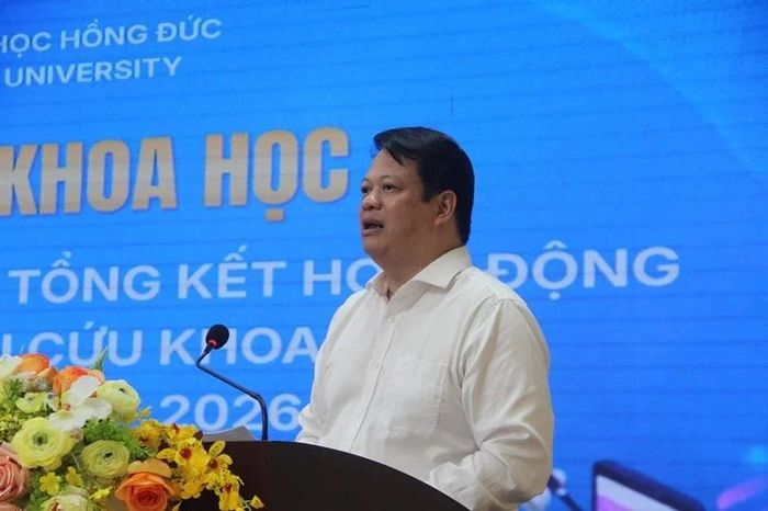 PGS.TS Ngô Chí Thành, Phó Hiệu trưởng Trường Đại học Hồng Đức phát biểu tại hội nghị.