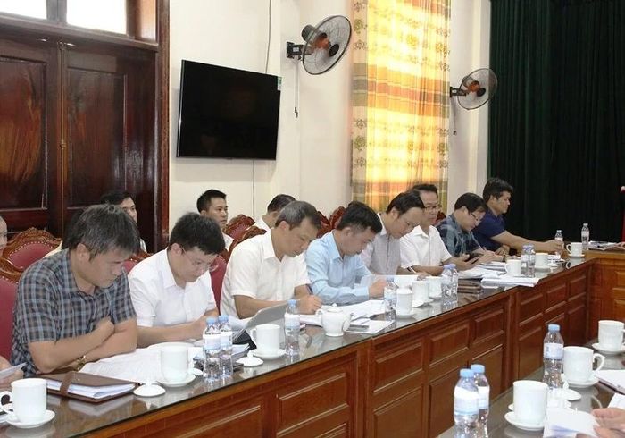 Các đại biểu tham dự buổi làm việc.