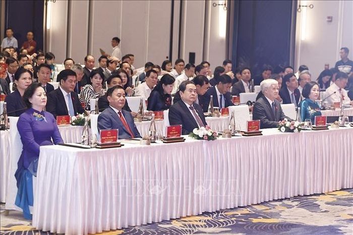 Chủ tịch Quốc hội Trần Thanh Mẫn và Thường trực Ban Bí thư cùng các đại biểu dự hội nghị. Ảnh: TTXVN.