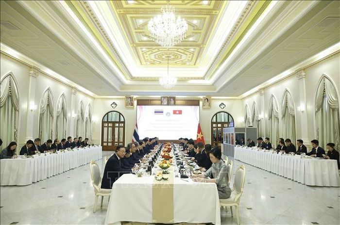 Tổng Bí thư, Chủ tịch nước Tô Lâm và Thủ tướng Thái Lan Anutin Charnvirakul cùng đoàn đại biểu cấp cao hai nước hội đàm chính thức. Ảnh: TTXVN