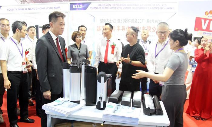  Đơn vị tổ chức kết nối cho đại biểu tham quan gian hàng. 