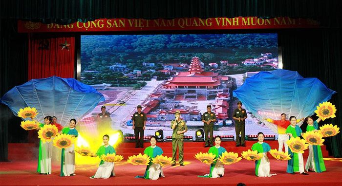  Phần thi tài năng của đội phường Yên Dũng - đơn vị giành giải B toàn đoàn. 
