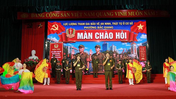  Phần thi của đội phường Bắc Giang khắc họa rõ nét hình ảnh lực lượng tham gia bảo vệ an ninh, trật tự ở cơ sở tại địa bàn trung tâm tỉnh. 