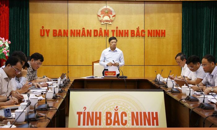 Đồng chí Đào Quang Khải phát biểu chỉ đạo đôn đốc tiến độ triển khai đầu tư xây dựng một số dự án nhà ở xã hội khu vực phía Nam sông Cầu.