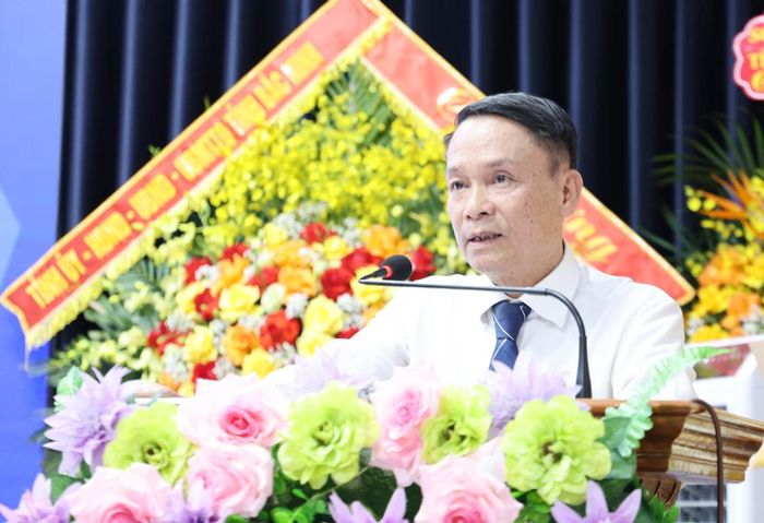  Nhà báo Nguyễn Đức Lợi phát biểu chỉ đạo tại Đại hội. 