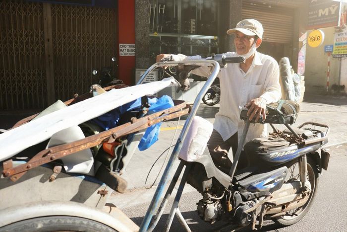 Hoàn thành chuyến hàng dưới nắng gắt.