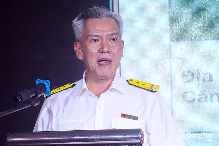 Ông Huỳnh Thiện Duy Phương, Trưởng phòng Nghiệp vụ dự toán pháp chế, Thuế thành phố Đồng Nai triển khai những nội dung quan trọng liên quan đến thuế. Ảnh: An Nhơn