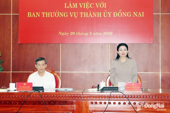 Ủy viên Trung ương Đảng, Phó Bí thư Thường trực Thành ủy, Chủ tịch HĐND thành phố Đồng Nai Tôn Ngọc Hạnh chủ trì buổi làm việc với đoàn. Ảnh: Bùi Cúc