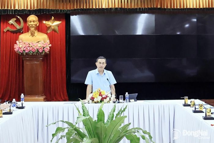 Ủy viên Ban Thường vụ Thành ủy, Phó Chủ tịch UBND thành phố Đồng Nai Lê Trường Sơn phát biểu tại buổi làm việc. Ảnh: C.N