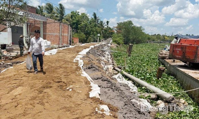 Người dân cơ bản có thể di chuyển qua khu vực.