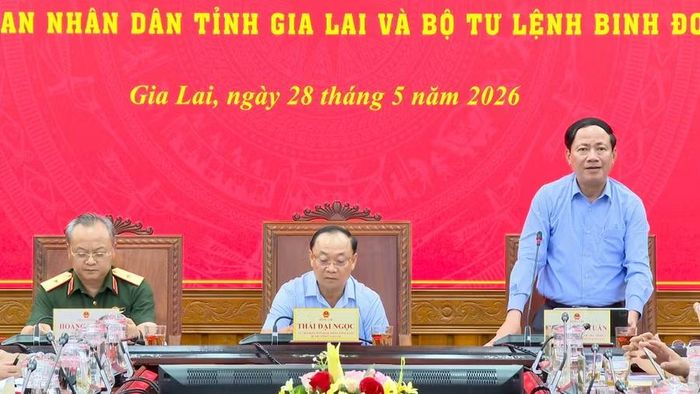  Chủ tịch UBND tỉnh Phạm Anh Tuấn phát biểu tại lễ ký kết. Ảnh: Nhật Trường 