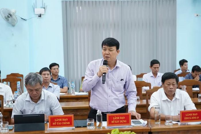  Lãnh đạo Sở Xây dựng cho hay sẽ phối hợp với đơn vị chủ đầu tư và các sở, ngành liên quan để giải quyết vướng mắc trên công trường nhằm đẩy nhanh tiến độ thi công dự án. Ảnh: N.H 