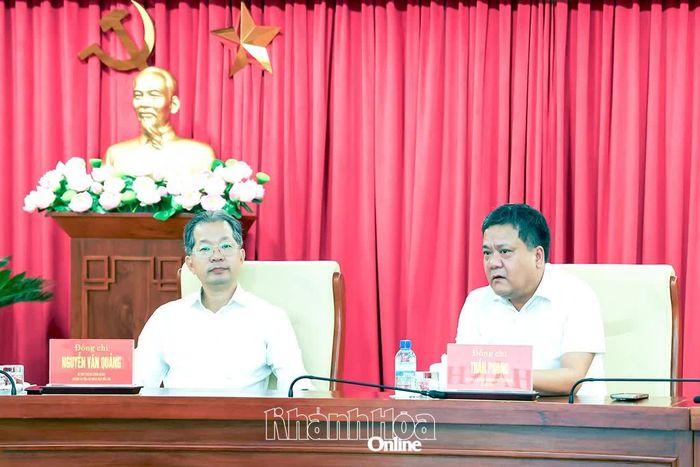 Đồng chí Nguyễn Văn Quảng và đồng chí Trần Phong tại buổi làm việc. Ảnh: CÔNG ĐỊNH