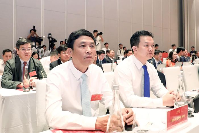 Đại biểu tỉnh Khánh Hòa tham dự hội nghị.