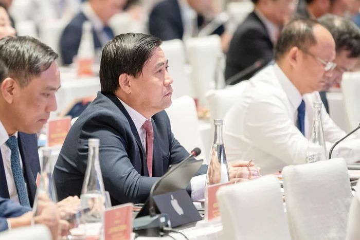 Phó Bí thư Tỉnh ủy, Chủ tịch HĐND tỉnh Khánh Hòa Lâm Đông và các đại biểu tham dự hội nghị.
