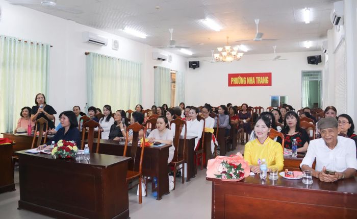 Thành viên các câu lạc bộ tham dự lễ ra mắt và đóng góp ý kiến tại chương trình.