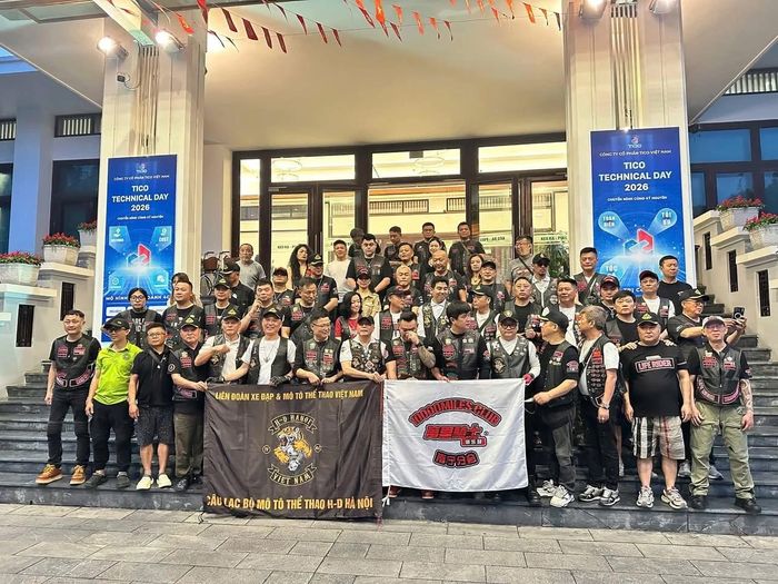 10000Miles Club China chính thức đặt chân đến Nha Trang với gần 50 xe và khoảng 60 thành viên.