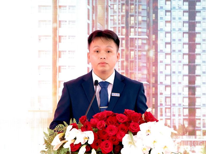 Đại diện Công ty Cổ phần Đầu tư và Phát triển Nhà ở KVG phát biểu tại lễ khởi công.