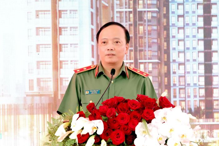 Trung tướng Đặng Hồng Đức phát biểu tại lễ khởi công.