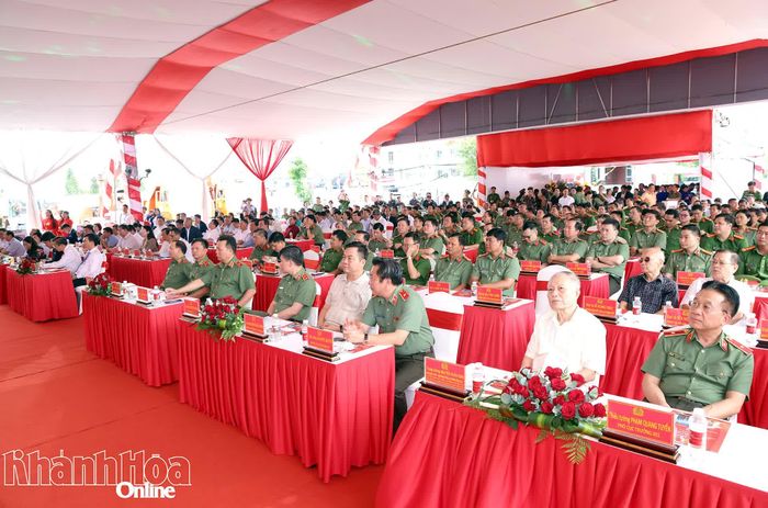 Quang cảnh lễ khởi công.