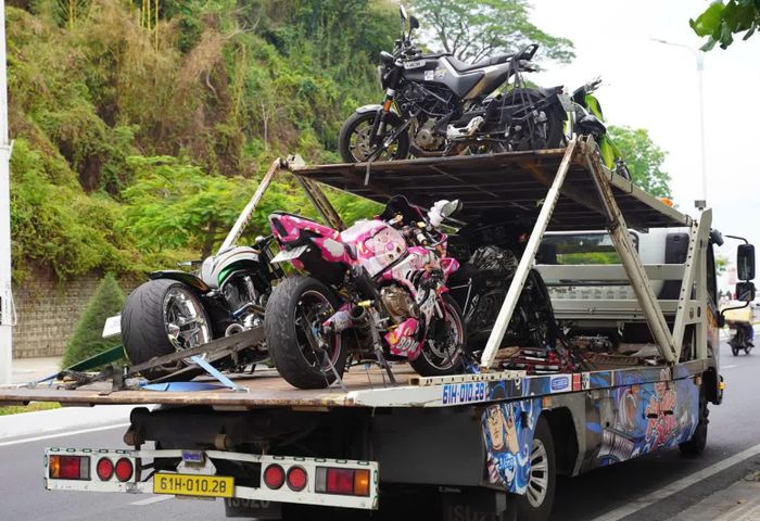 Trước đó, các thành viên CLB Kỵ Sĩ Sói đã tập kết đầy đủ xe về Nha Trang.