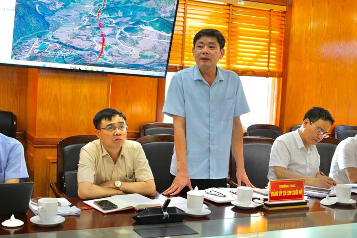 Lãnh đạo xã Sin Suối Hồ phát biểu tại buổi làm việc.