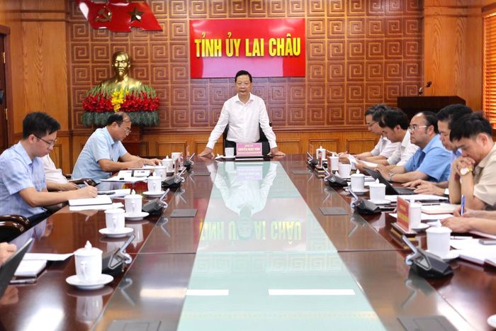 Đồng chí Nguyễn Ngọc Vinh - Phó Bí thư Tỉnh ủy, Chủ tịch Ủy ban MTTQ Việt Nam tỉnh phát biểu kết luận buổi làm việc.