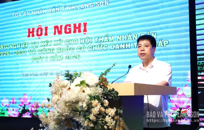 Lãnh đạo Toàn án Nhân dân tỉnh phát biểu khai mạc hội nghị