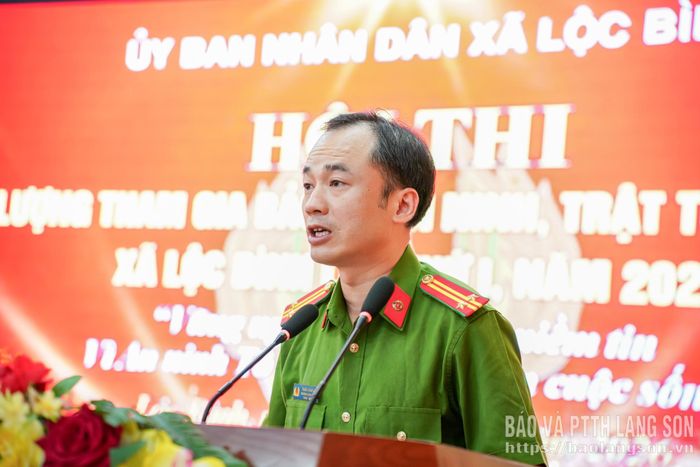 Lãnh đạo công an xã, Trưởng Ban tổ chức hội thi phát biểu khai mạc hội thi
