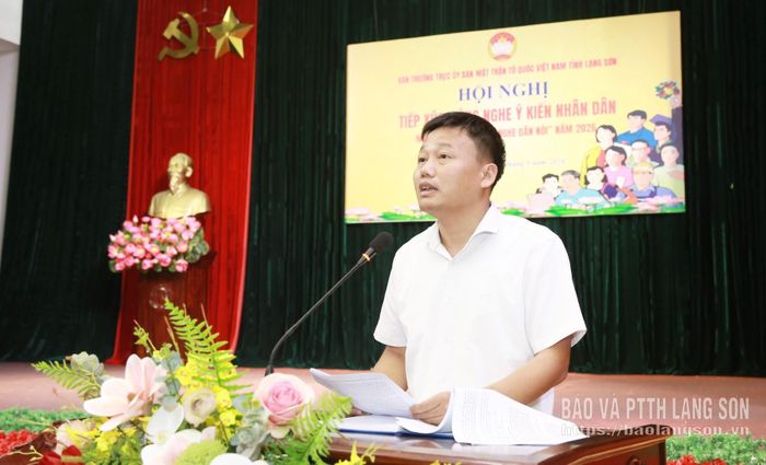 Lãnh đạo UBND xã Hữu Lũng giải đáp các ý kiến của người dân