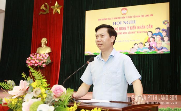 Đồng chí Nguyễn Hoàng Tùng, Ủy viên Ban Thường vụ Tỉnh ủy, Phó Chủ tịch Thường trực Ủy ban MTTQ Việt Nam tỉnh phát biểu tại hội nghị