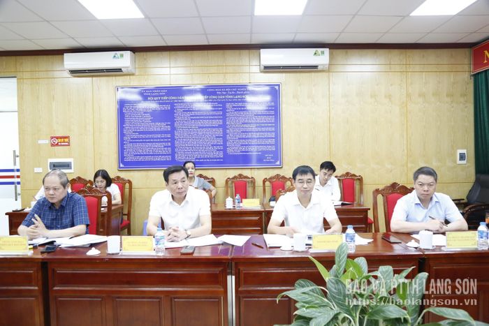 Lãnh đạo các cơ quan, đơn vị dự buổi tiếp công dân