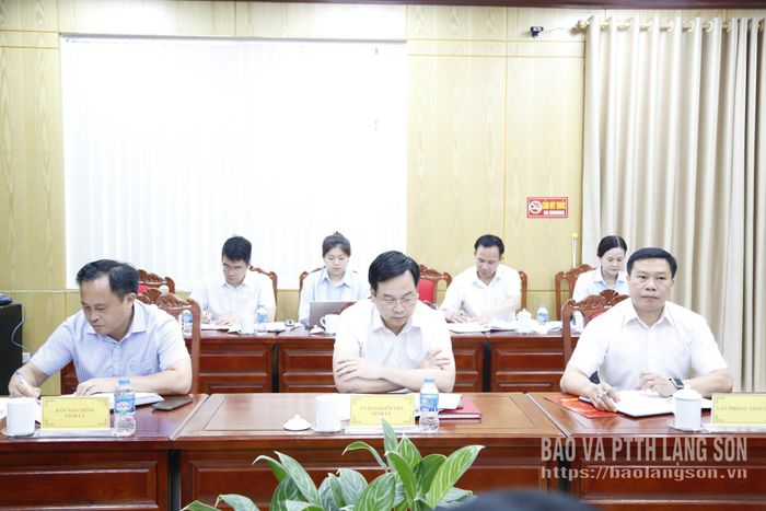 Lãnh đạo các cơ quan, đơn vị dự buổi tiếp công dân