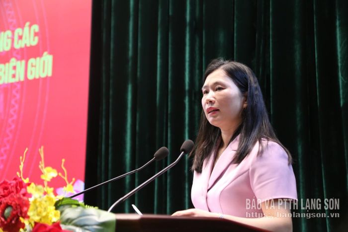 Đồng chí Trần Thanh Nhàn, Phó Chủ tịch UBND tỉnh phát biểu tại hội nghị