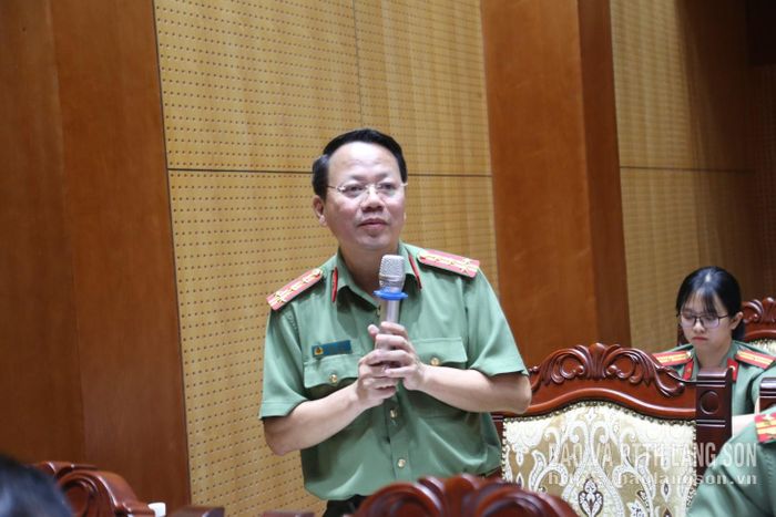 Đồng chí Triệu Tuấn Hải, Phó Giám đốc Công an tỉnh phát biểu tại hội nghị