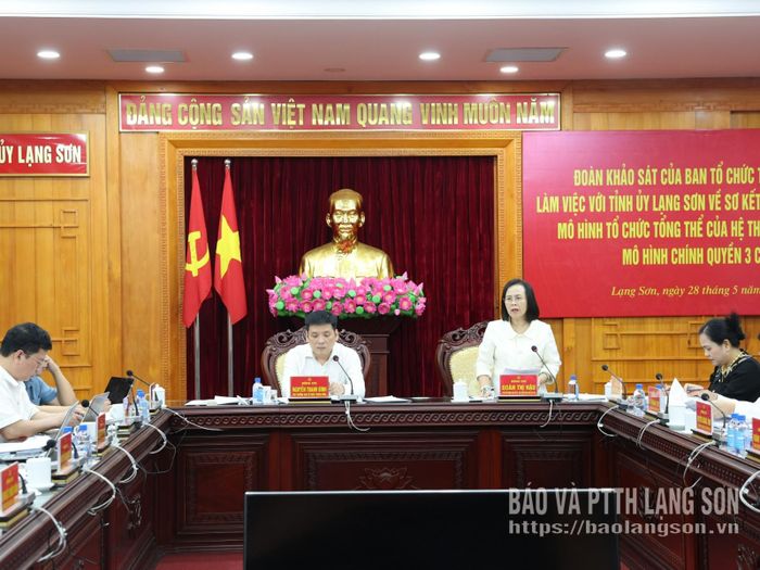 Đồng chí Đoàn Thị Hậu, Phó Bí thư Thường trực Tỉnh ủy, Chủ tịch HĐND tỉnh phát biểu tại buổi làm việc